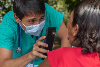 global-missions-peru-provider-with-patient-800x800