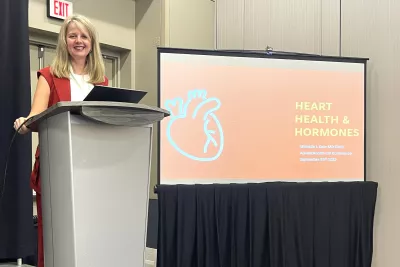 ahsm-womens-cardiac-liv-dr-dew-podium