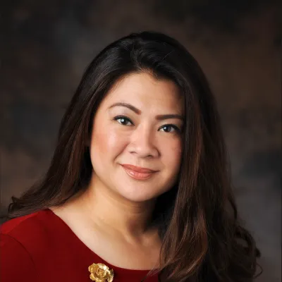 A portrait picture of author Aurora Realin