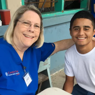 linda in honduras with child