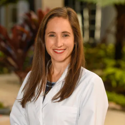 Headshot of Dana Roth, PharmD