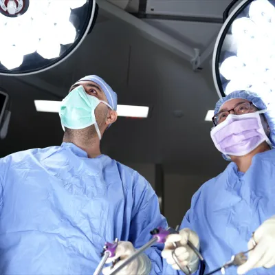 Dr. Ahmed Allawi & Dr. Kim-Phung Nguyen Perform Joint Surgery