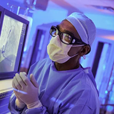 doctor-looking-at-brain-scan