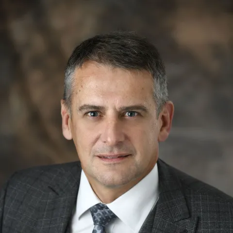 headshot Daniel Peach