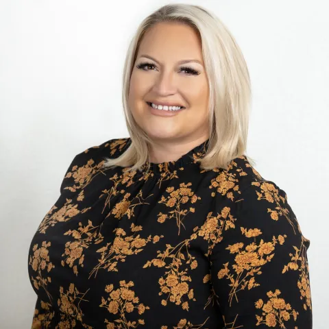 Headshot of April Cloud.