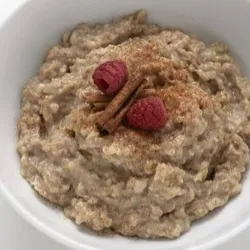 cinnamon_honey_and_vanilla_oatmeal