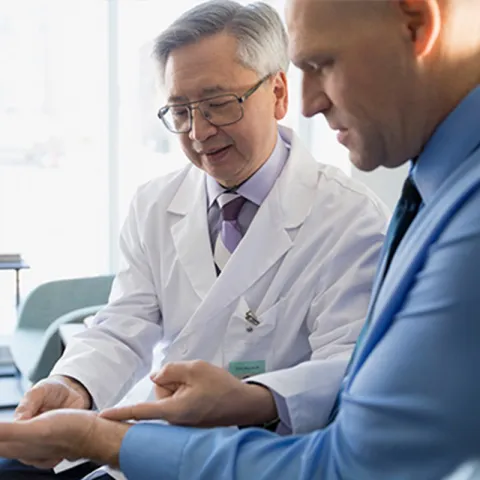 doctor-talking-to-patient