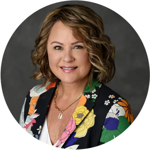 a photo of lee alexander