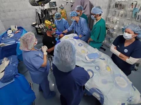 global-missions-peru-group-procedure-800x800