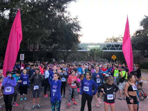 runner at the start line, AdventHealth Lady Track Shack 5k