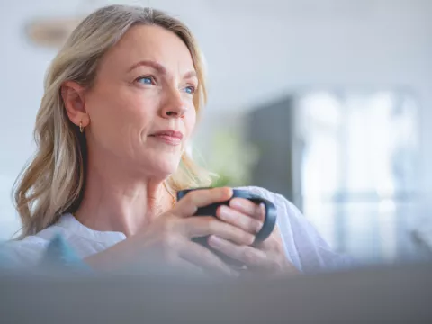 woman drinking coffee
