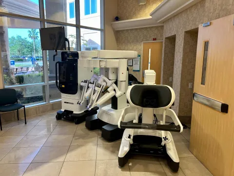 AdventHealth unveils a third robotic surgical system in Flagler County