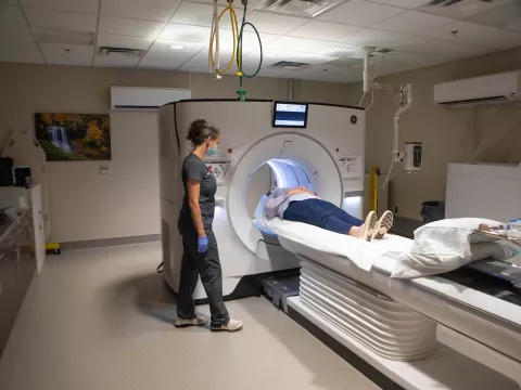 AdventHealth Hendersonville’s New CT Scanner Offers Safer Scans for Patients Revolution Apex Scanner is First in WNC