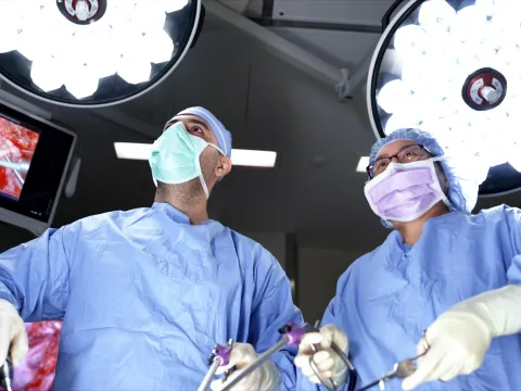 Dr. Ahmed Allawi & Dr. Kim-Phung Nguyen Perform Joint Surgery