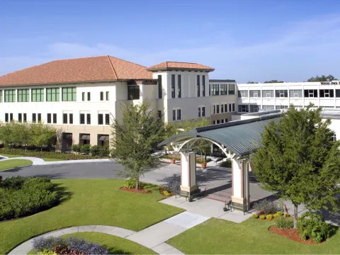 Archival photo of the main building of Winter Park Memorial Hospital