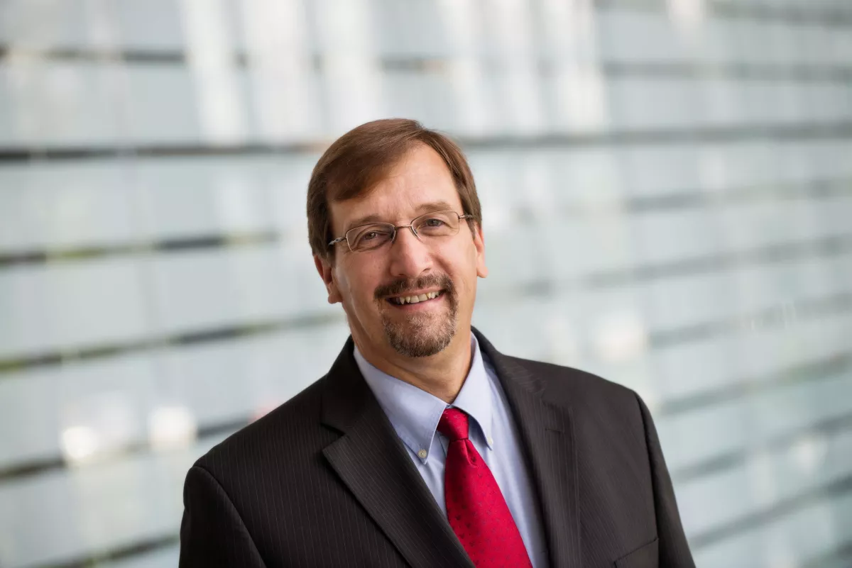 Headshot of Dr. Stephen Knych.