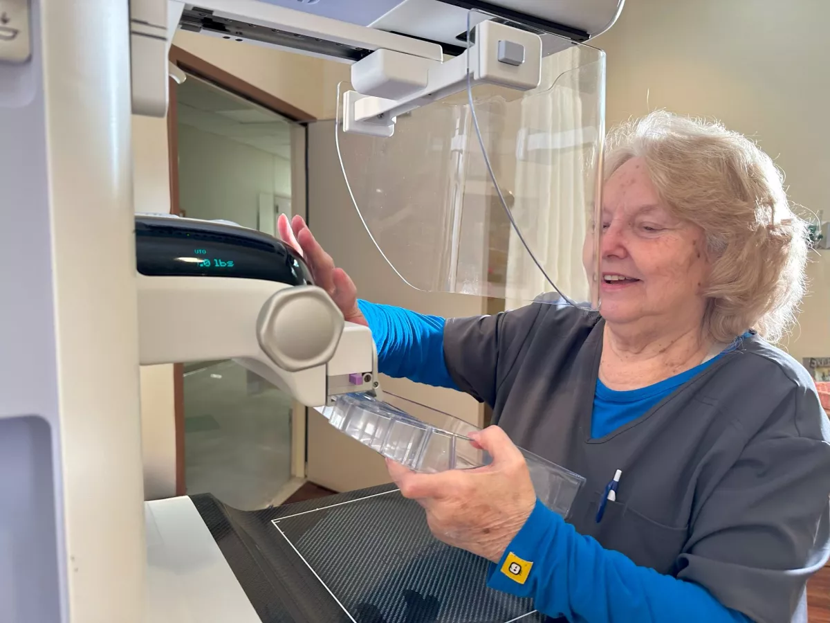 Barbara Hardeman with new 3D mammogram machine 