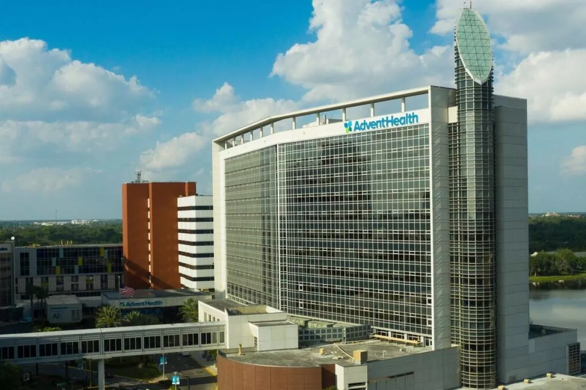 An image of the AdventHealth Orlando building.