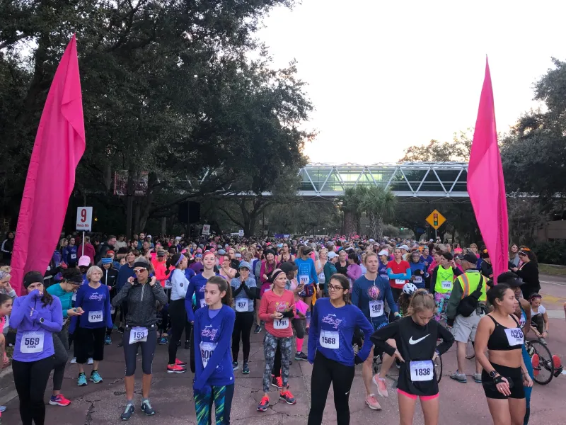 runner at the start line, AdventHealth Lady Track Shack 5k