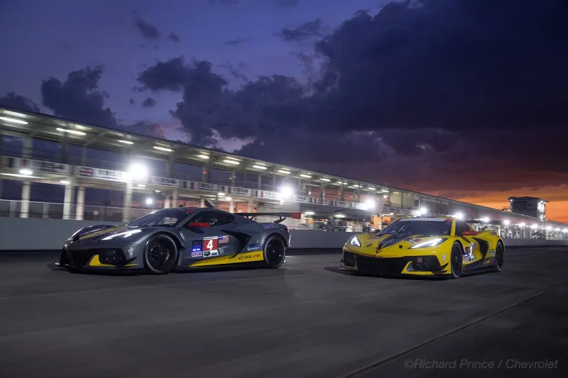cars racing on sebring international raceway