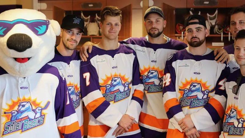 Solar Bears players posing for a group photo.